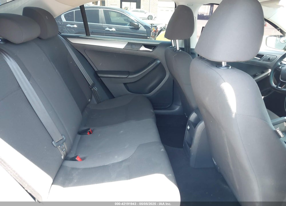2015 VOLKSWAGEN JETTA VIN: 3VWD17AJ0FM258133