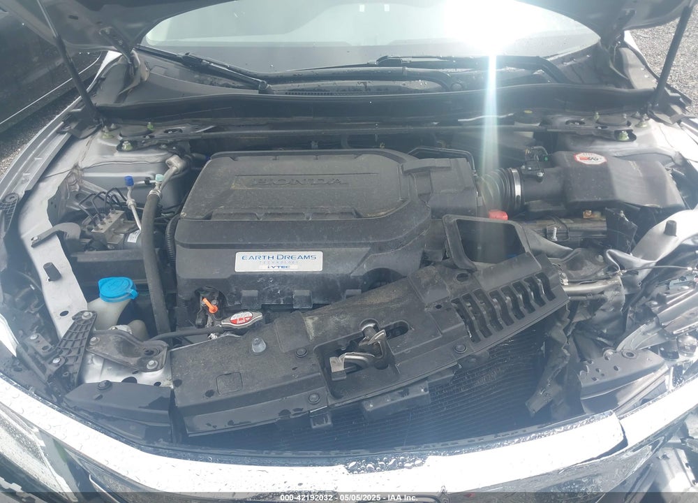 2017 HONDA ACCORD VIN: 1HGCR3F98HA033961