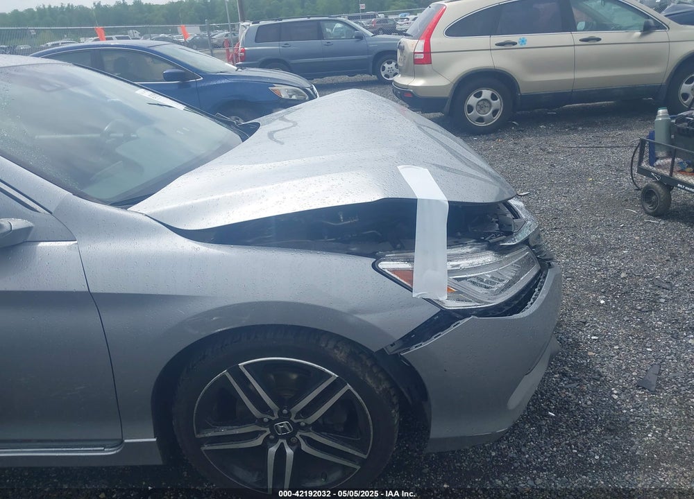 2017 HONDA ACCORD VIN: 1HGCR3F98HA033961