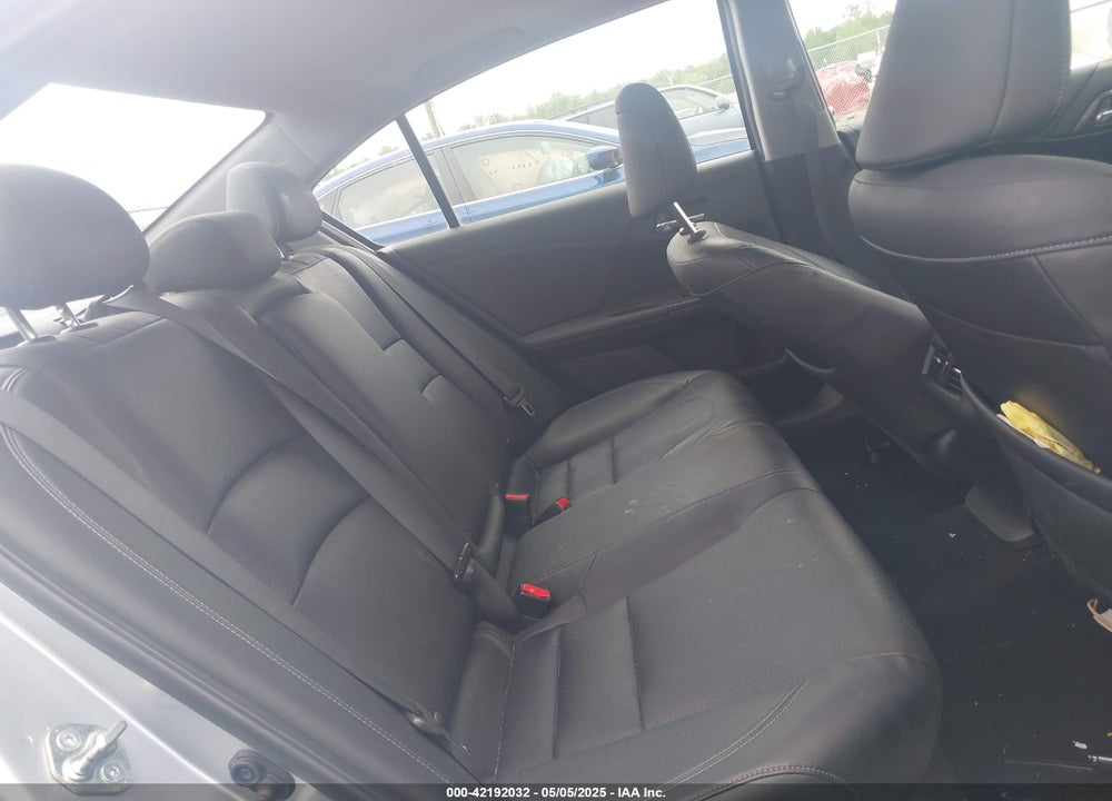 2017 HONDA ACCORD VIN: 1HGCR3F98HA033961