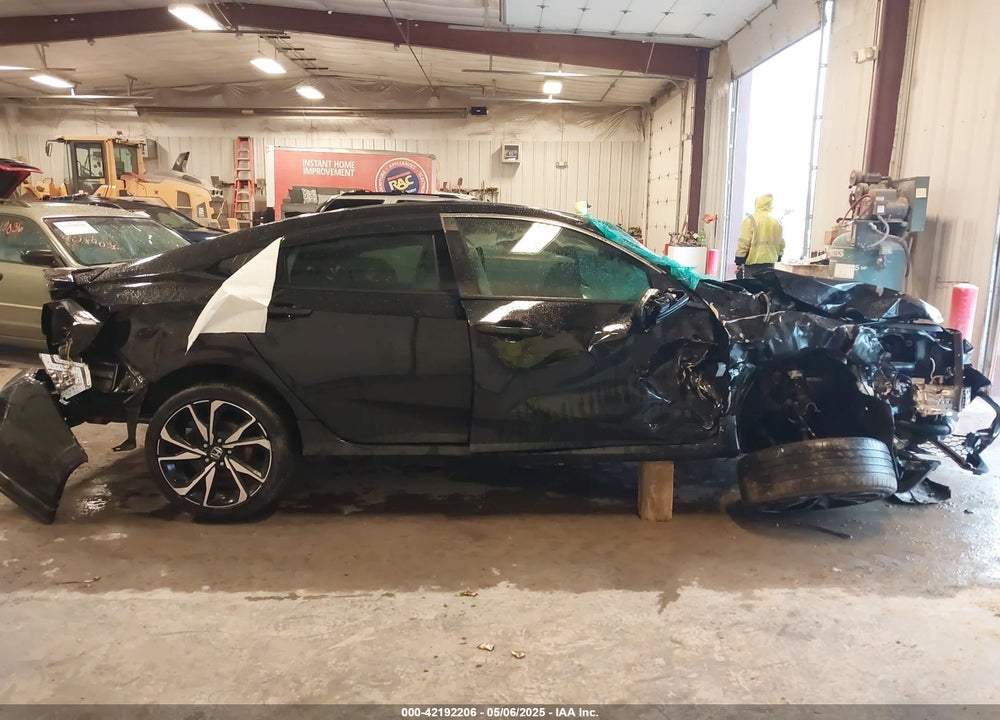 2018 HONDA CIVIC VIN: 2HGFC1E50JH705374