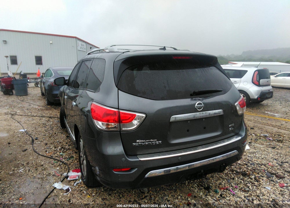 2015 NISSAN PATHFINDER VIN: 5N1AR2MM1FC701569