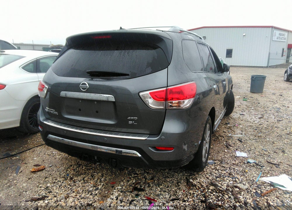2015 NISSAN PATHFINDER VIN: 5N1AR2MM1FC701569