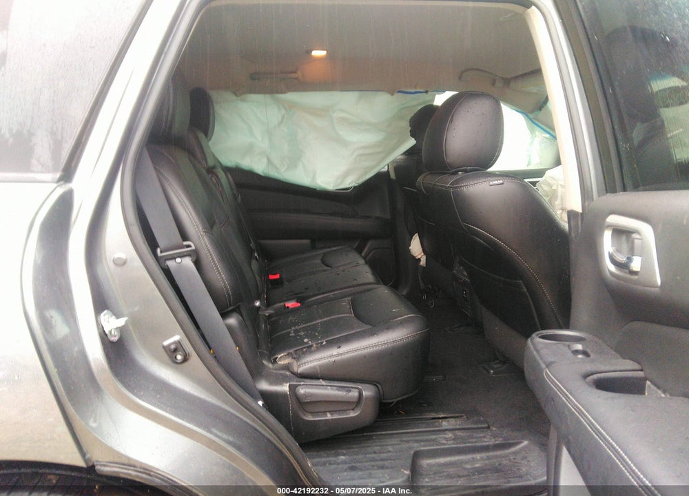 2015 NISSAN PATHFINDER VIN: 5N1AR2MM1FC701569