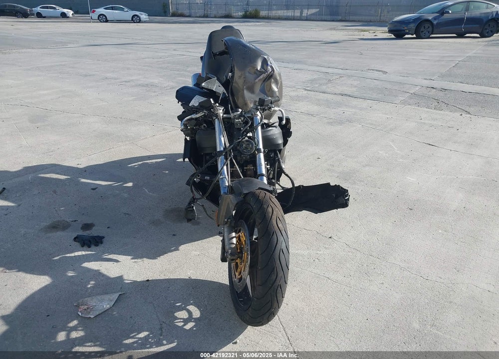 2000 HONDA CBR1100 XX VIN: JH2SC3511YM300001