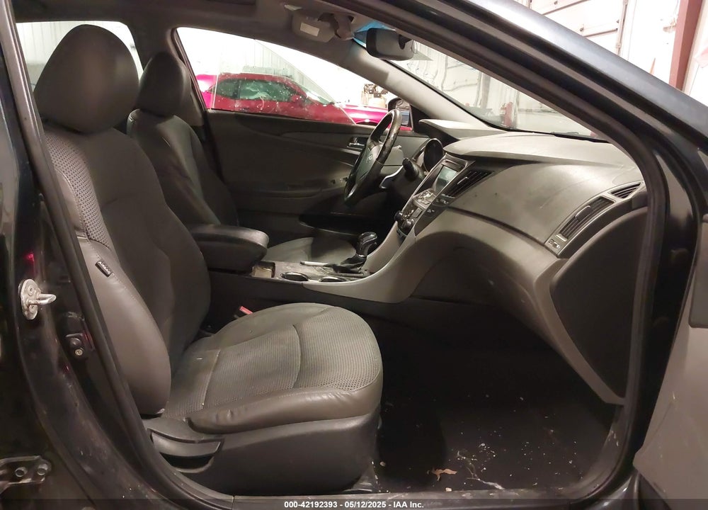 2011 HYUNDAI SONATA VIN: 5NPEC4AC6BH161956