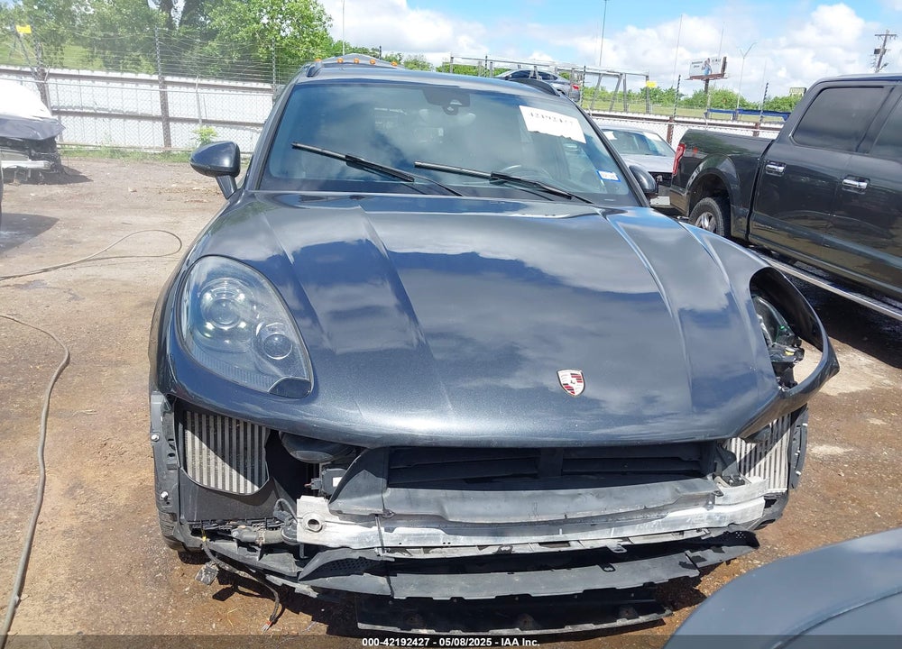 2018 PORSCHE MACAN GTS VIN: WP1AG2A59JLB60625