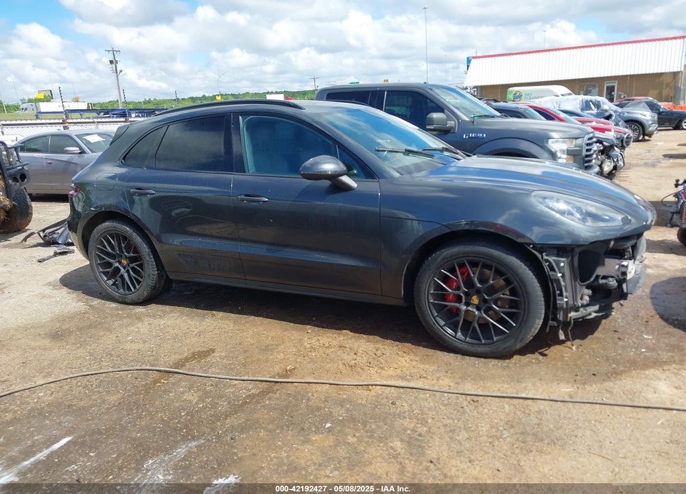 2018 PORSCHE MACAN GTS VIN: WP1AG2A59JLB60625