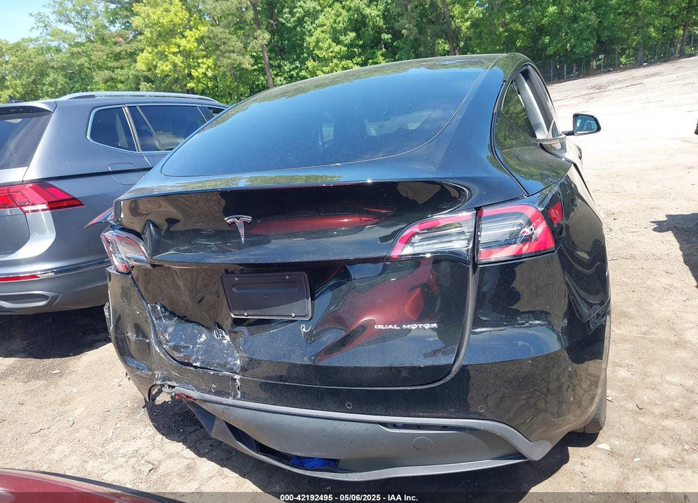 2022 TESLA MODEL Y VIN: 7SAYGDEE4NA006645