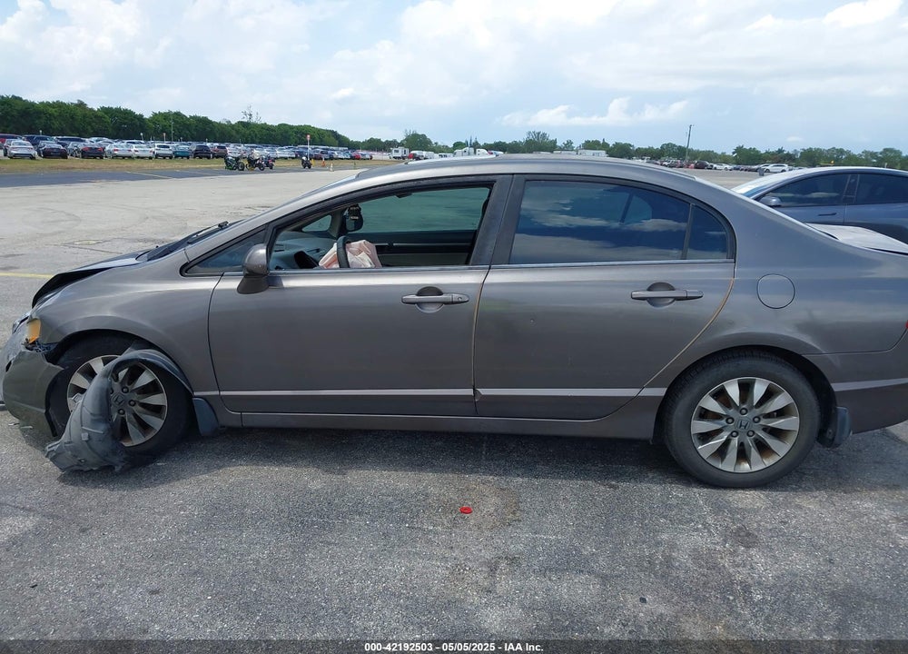 2009 HONDA CIVIC VIN: 19XFA16879E010183