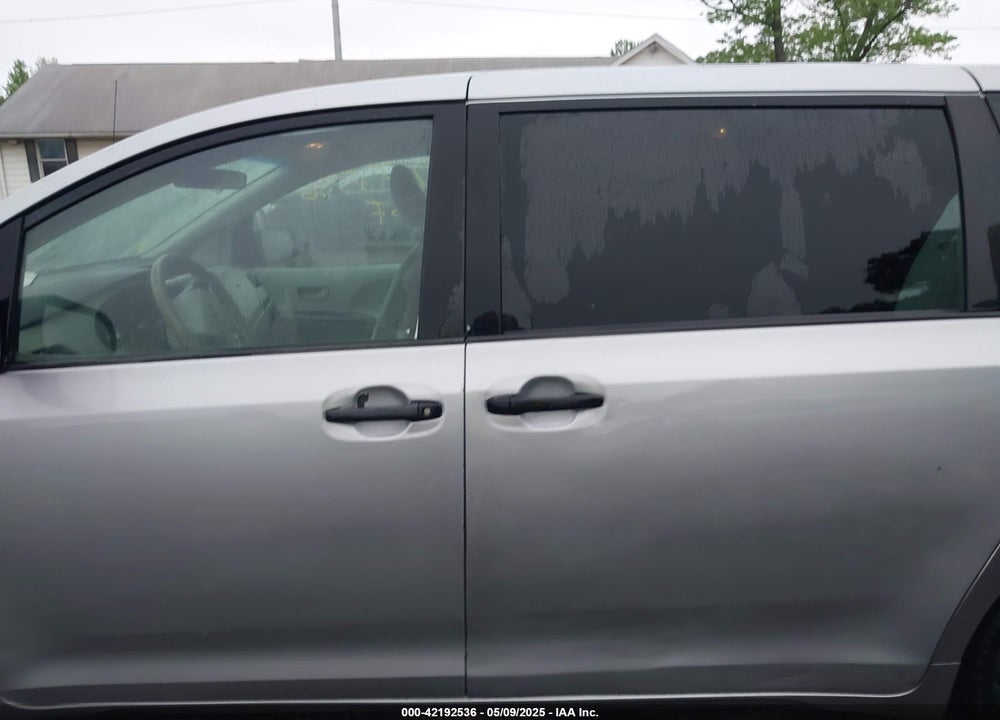 2014 TOYOTA SIENNA VIN: 5TDZK3DC7ES458064