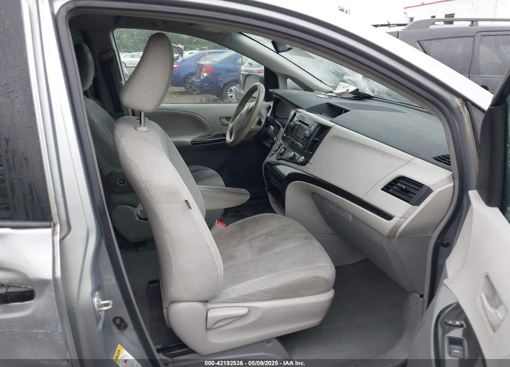 2014 TOYOTA SIENNA VIN: 5TDZK3DC7ES458064