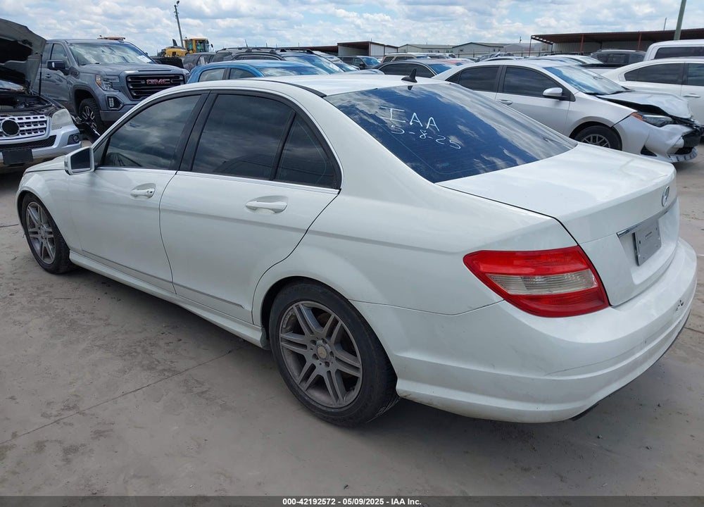 2011 MERCEDES-BENZ C 300 VIN: WDDGF5EB5BR147634