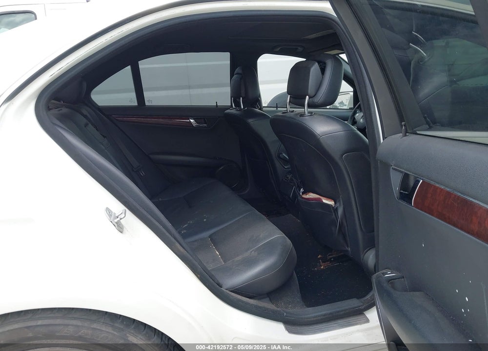 2011 MERCEDES-BENZ C 300 VIN: WDDGF5EB5BR147634