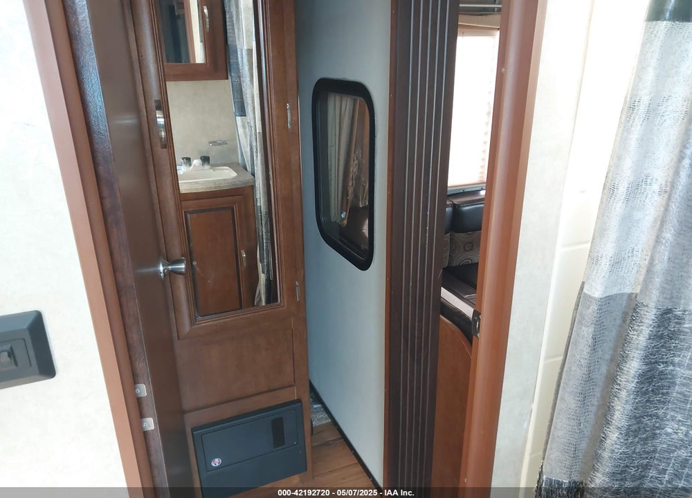 2015 FOREST RIVER OTHER VIN: 4X4TVBG2ZF5103997