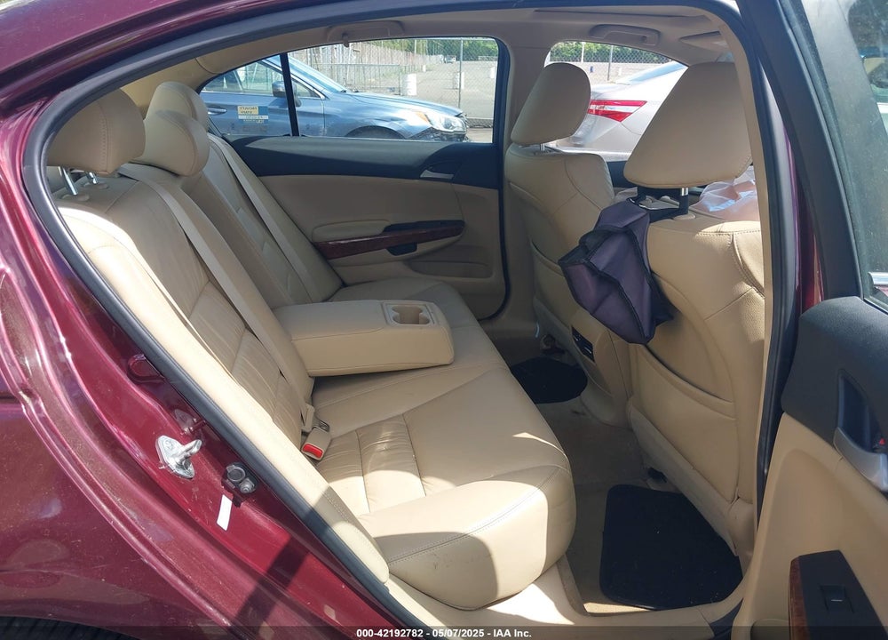 2011 HONDA ACCORD 2.4 EX-L VIN: 1HGCP2F83BA080023