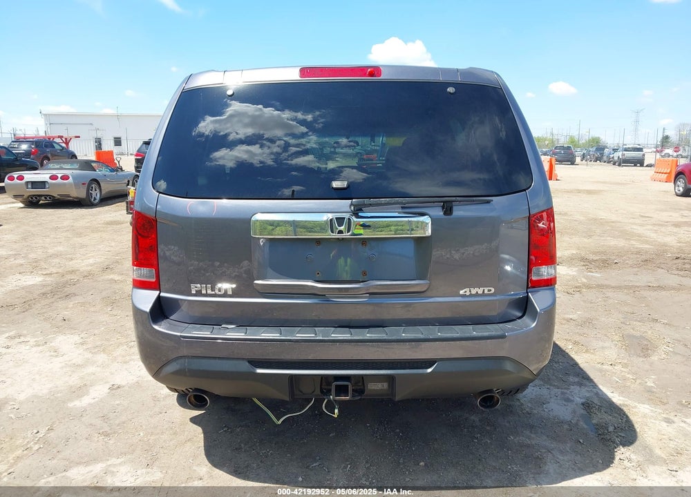 2015 HONDA PILOT EX VIN: 5FNYF4H49FB009905