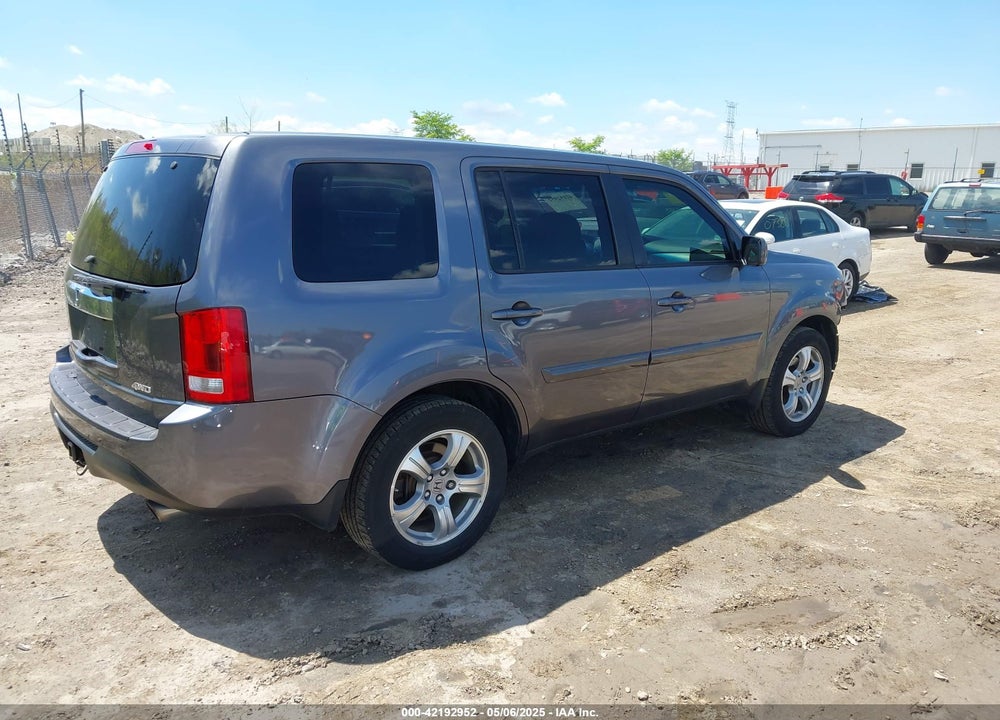 2015 HONDA PILOT EX VIN: 5FNYF4H49FB009905