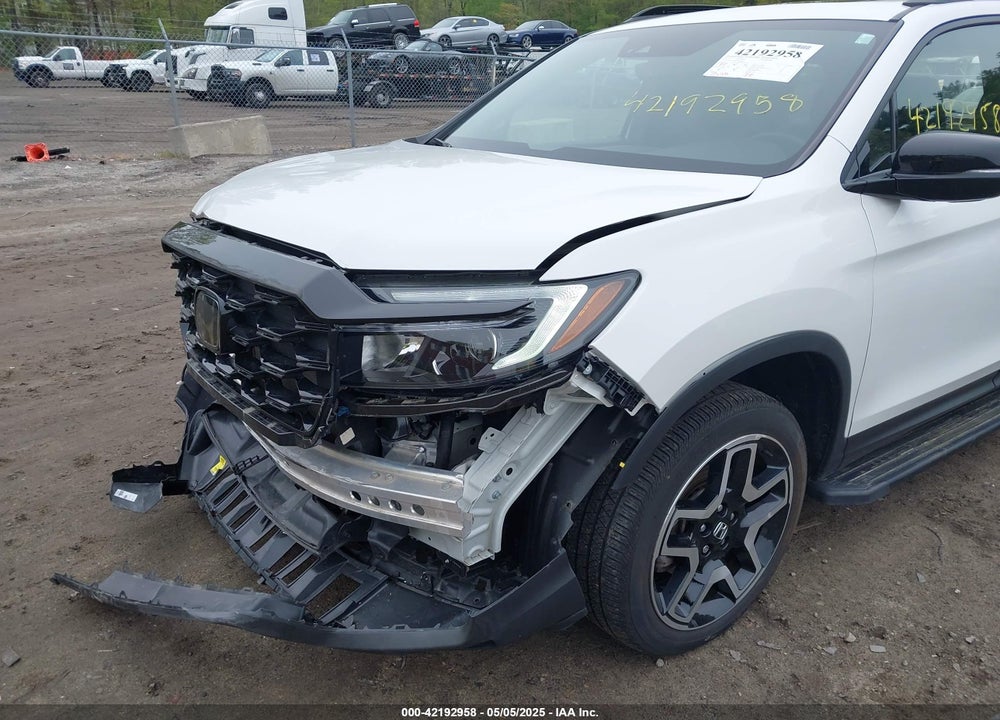 2023 HONDA PASSPORT VIN: 5FNYF8H00PB022743