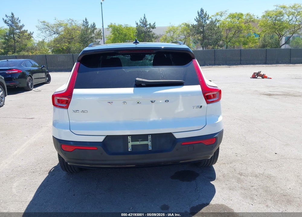 2022 VOLVO XC40 VIN: YV4162UM1N2739706