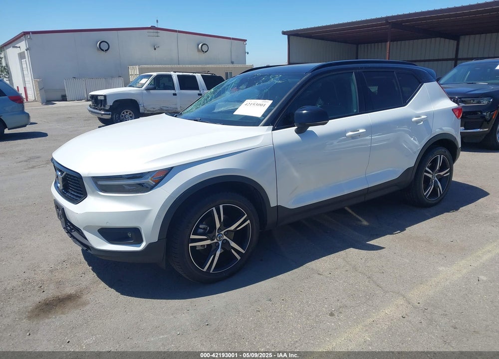 2022 VOLVO XC40 VIN: YV4162UM1N2739706