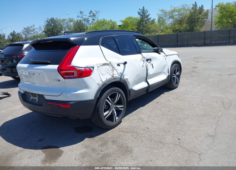 2022 VOLVO XC40 VIN: YV4162UM1N2739706