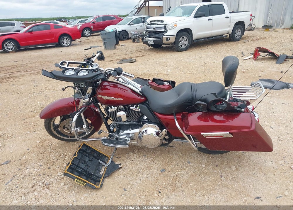 2010 HARLEY-DAVIDSON FLHX VIN: 1HD1KB416AB671917