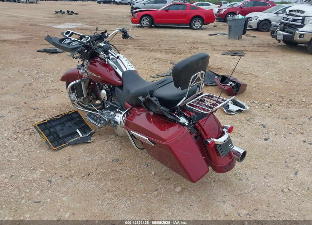 2010 HARLEY-DAVIDSON FLHX VIN: 1HD1KB416AB671917