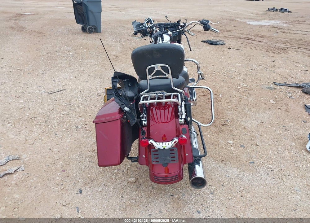 2010 HARLEY-DAVIDSON FLHX VIN: 1HD1KB416AB671917