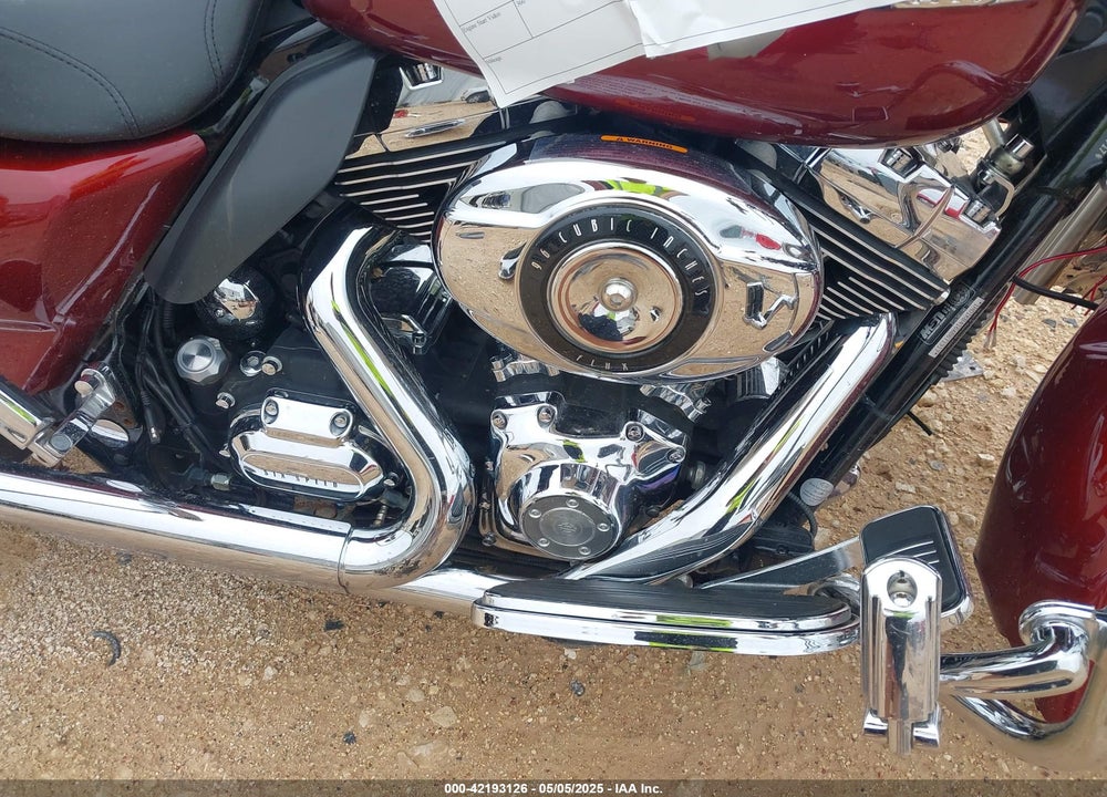 2010 HARLEY-DAVIDSON FLHX VIN: 1HD1KB416AB671917