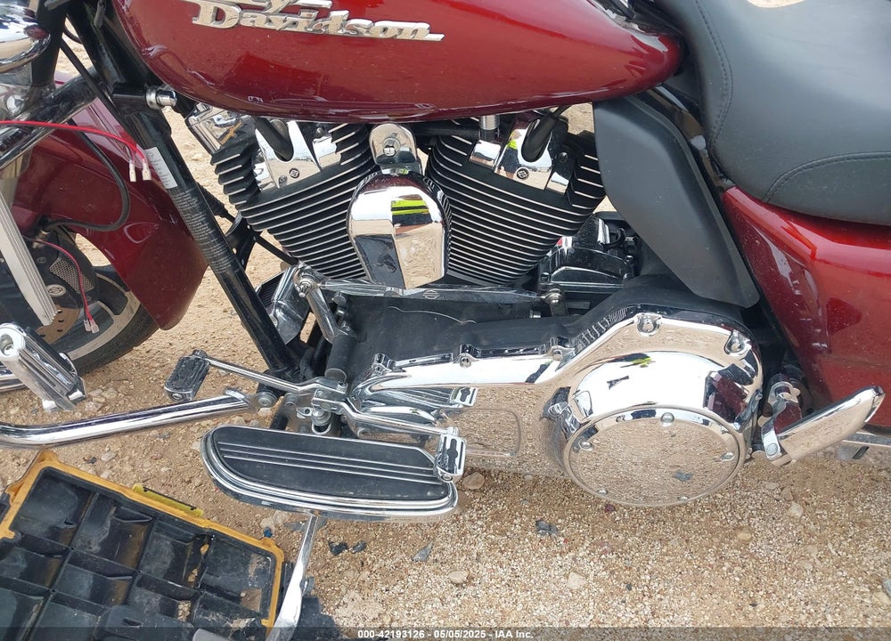 2010 HARLEY-DAVIDSON FLHX VIN: 1HD1KB416AB671917