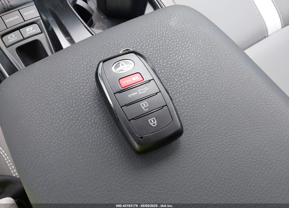 2025 TOYOTA CAMRY VIN: 4T1DAACK2SU111092