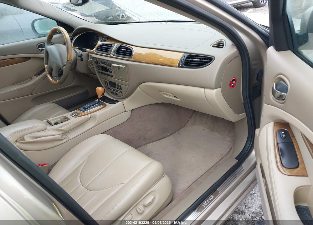 2000 JAGUAR S-TYPE 4.0L V8 VIN: SAJDA01D8YGL03547
