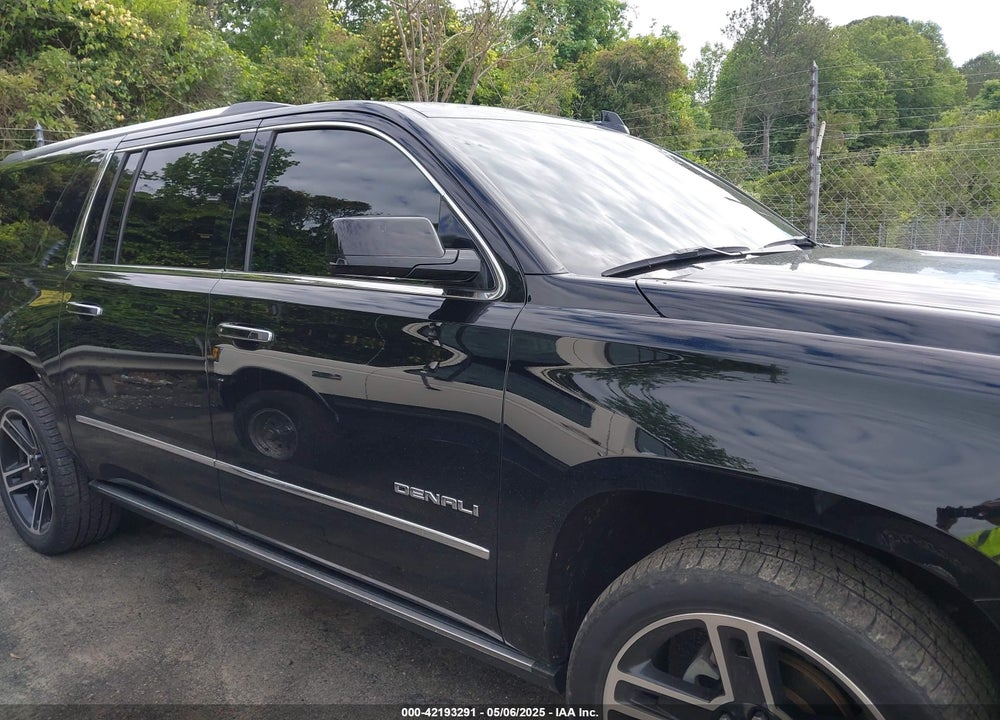 2017 GMC YUKON XL DENALI VIN: 1GKS2HKJ4HR236489
