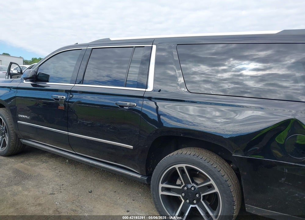 2017 GMC YUKON XL DENALI VIN: 1GKS2HKJ4HR236489