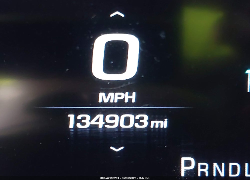 2017 GMC YUKON XL DENALI VIN: 1GKS2HKJ4HR236489