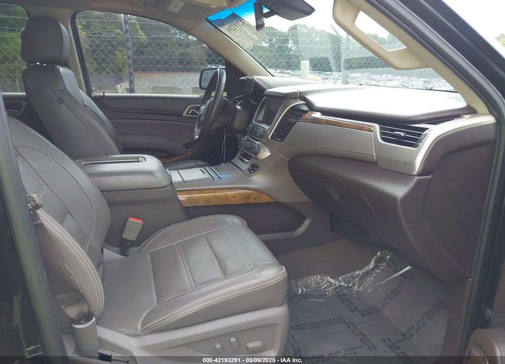 2017 GMC YUKON XL DENALI VIN: 1GKS2HKJ4HR236489