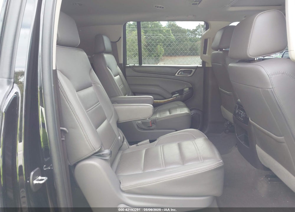 2017 GMC YUKON XL DENALI VIN: 1GKS2HKJ4HR236489