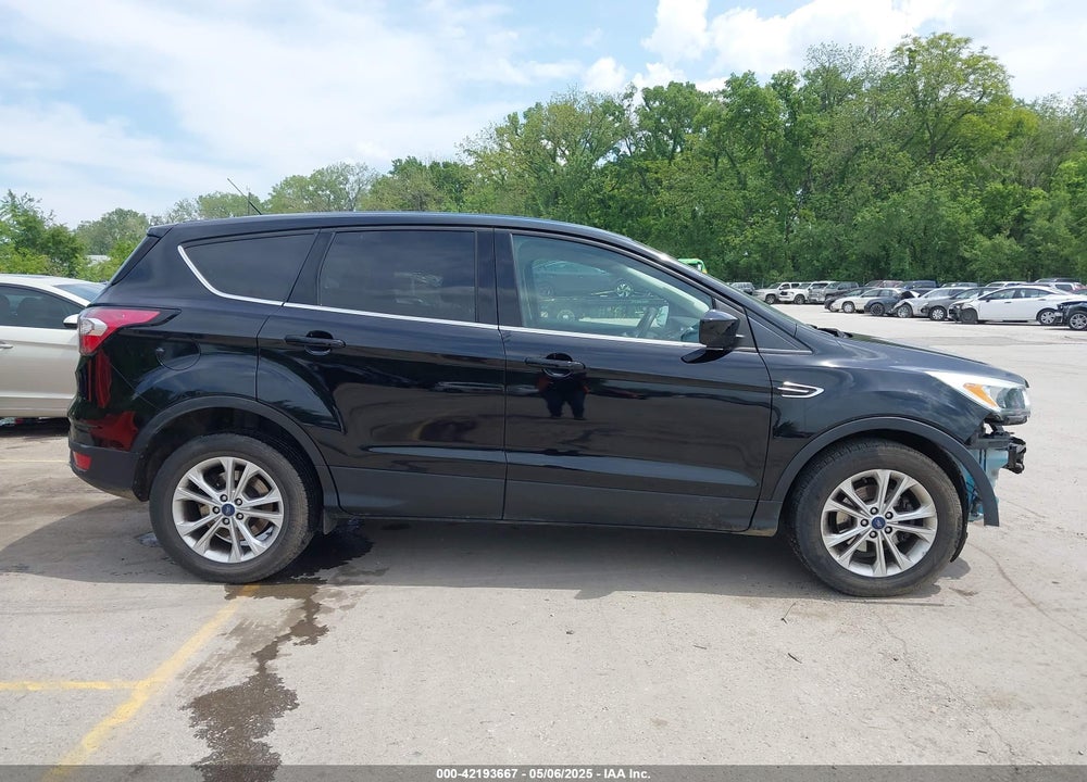2017 FORD ESCAPE SE VIN: 1FMCU0GD3HUC09372