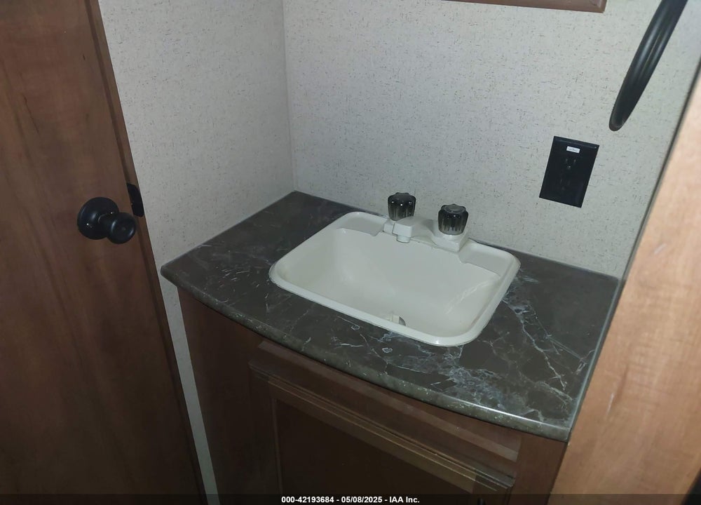 2016 JAYCO OTHER VIN: 1UJBJ0BN2G17V0194
