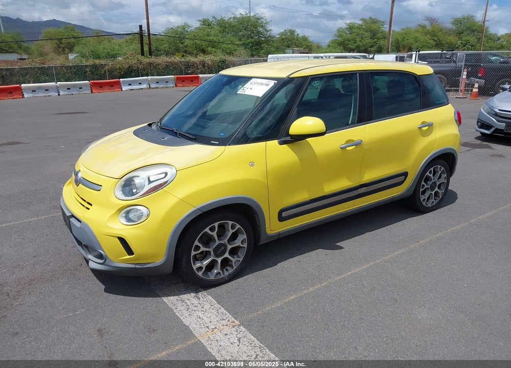 2014 FIAT 500L TREKKING VIN: ZFBCFADH7EZ020527