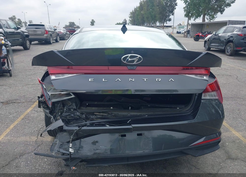 2022 HYUNDAI ELANTRA VIN: 5NPLS4AG0NH064477