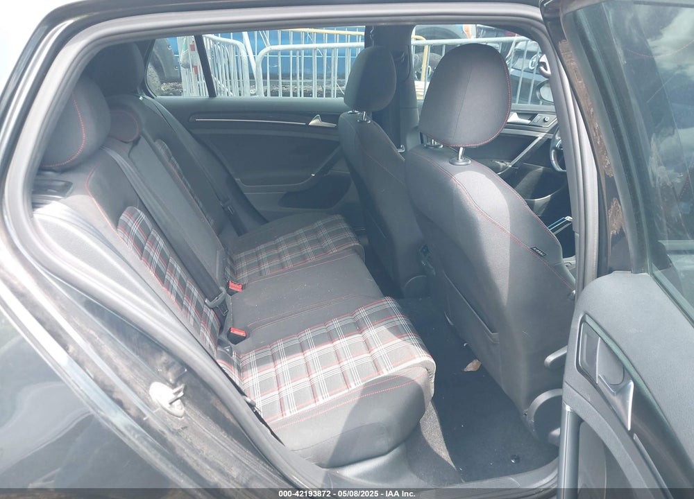 2015 VOLKSWAGEN GOLF GTI 2.0T S 4-DOOR VIN: 3VW5T7AU8FM024377