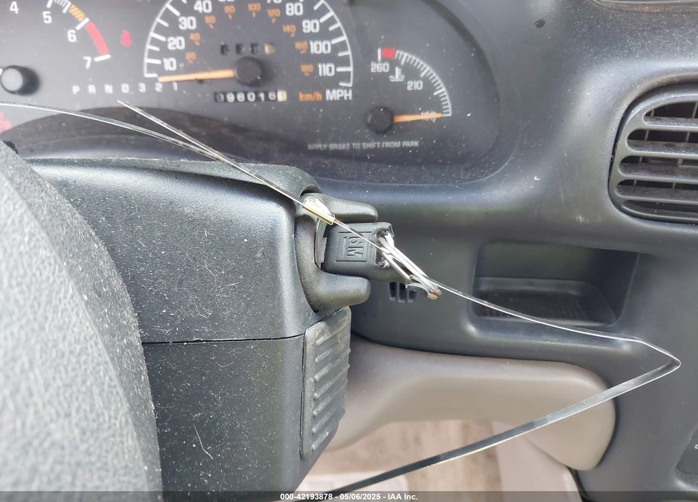 2003 PONTIAC GRAND PRIX VIN: 1G2WP52KX3F135218