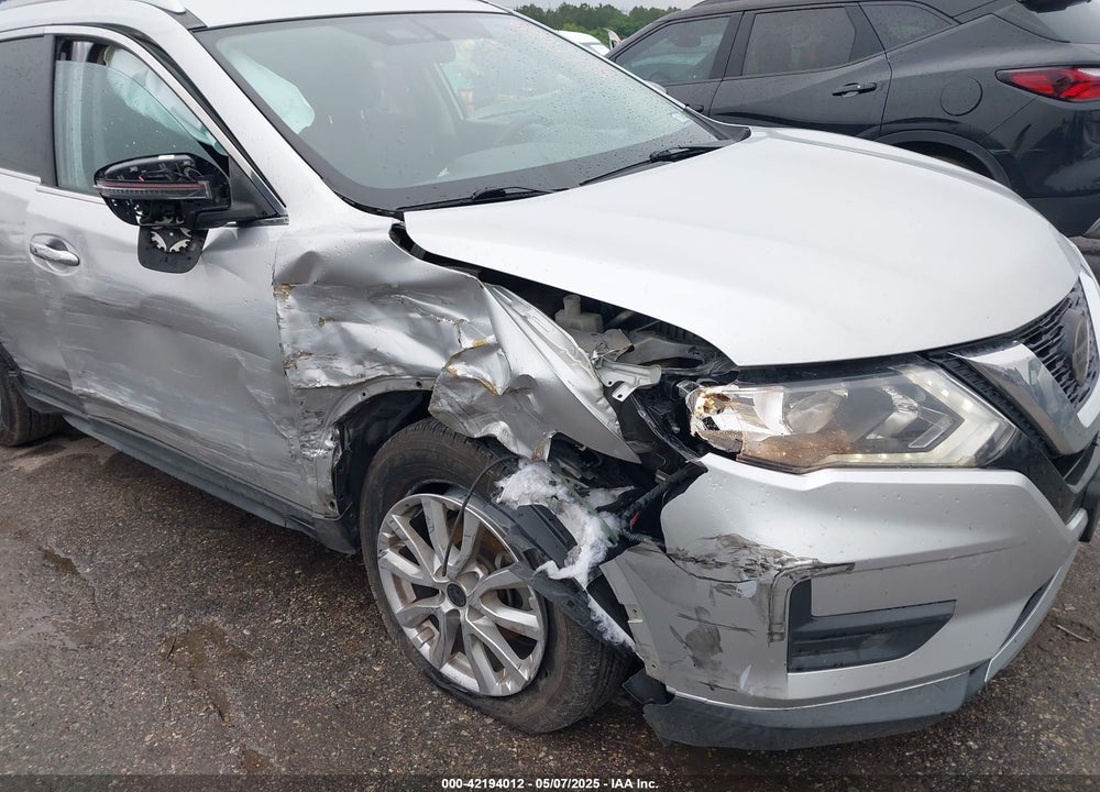 2018 NISSAN ROGUE VIN: KNMAT2MT6JP510132