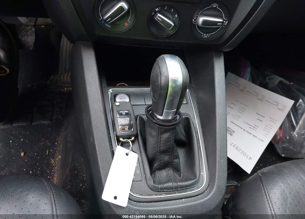 2017 VOLKSWAGEN JETTA 1.4T SE VIN: 3VWDB7AJ8HM256114