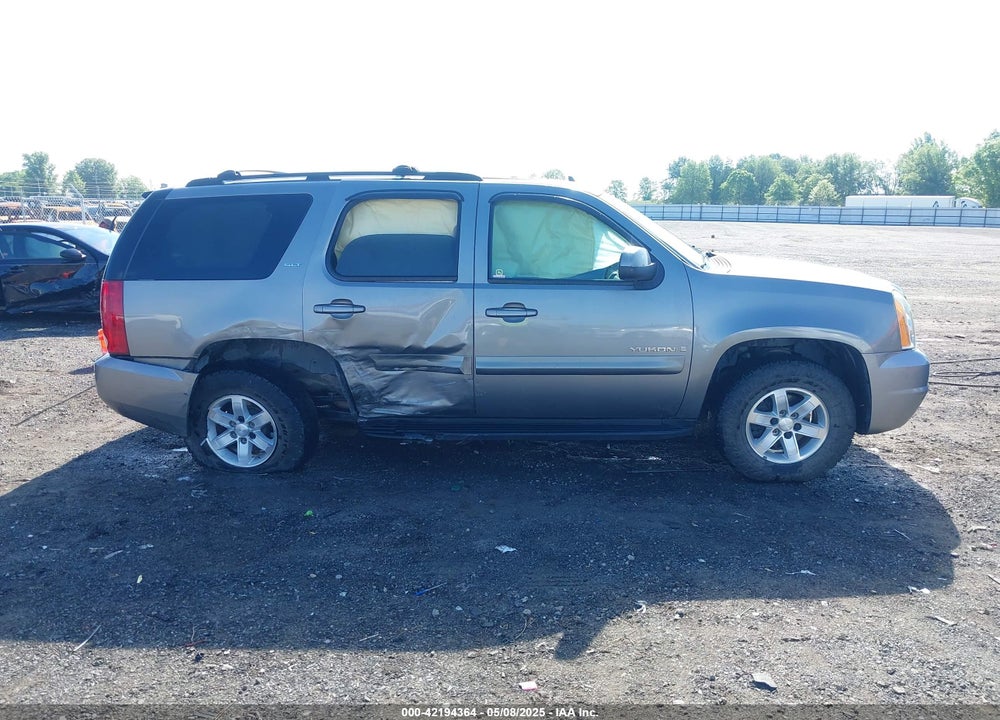 2007 GMC YUKON VIN: 1GKFK13027R207618