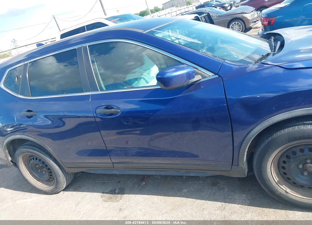 2017 NISSAN ROGUE VIN: JN8AT2MT1HW130104