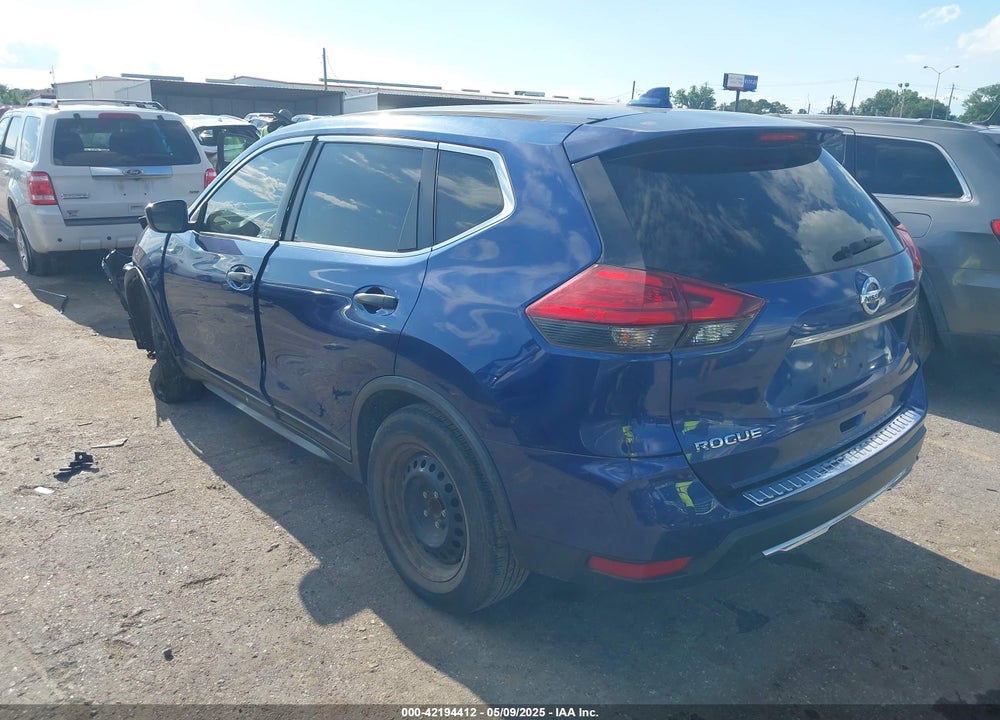 2017 NISSAN ROGUE VIN: JN8AT2MT1HW130104