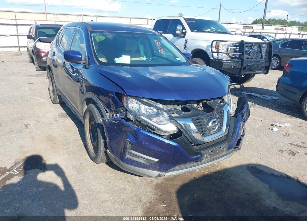 2017 NISSAN ROGUE VIN: JN8AT2MT1HW130104
